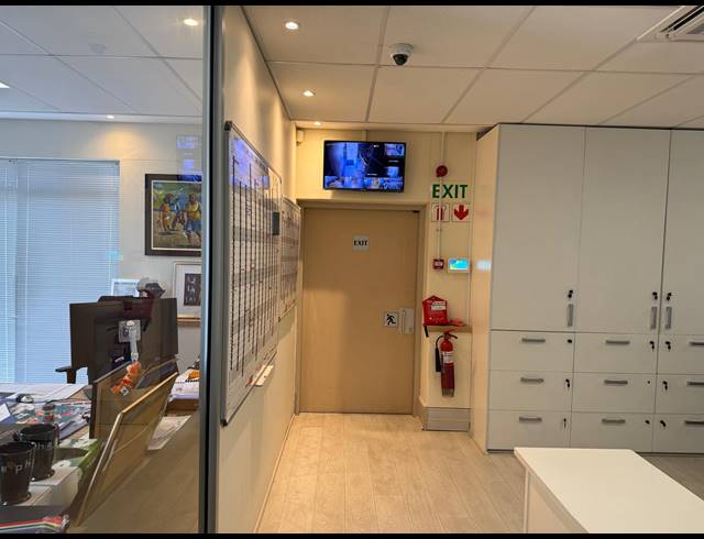 415M² OFFICE TO LET IN NEWLANDS